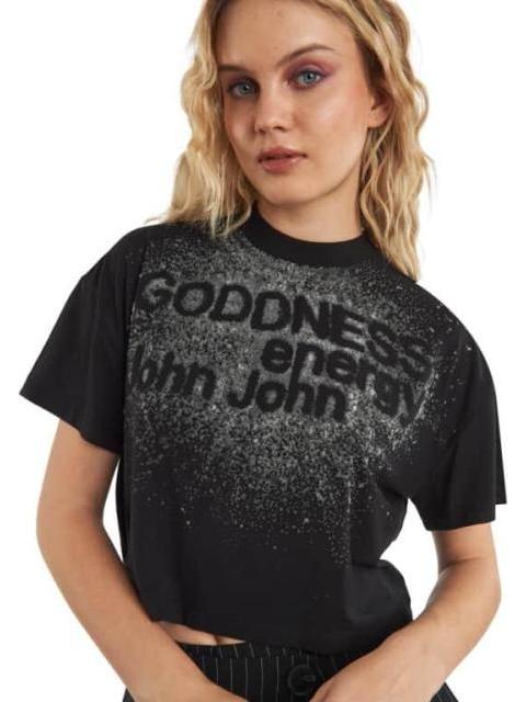 PLAYERA CROP NEGRO SANTA LOLA