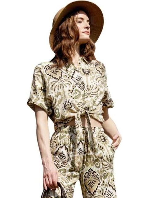 BLUSA ESTAMPADA CON AMARRE VERDE OLIVO HOLLY LAND