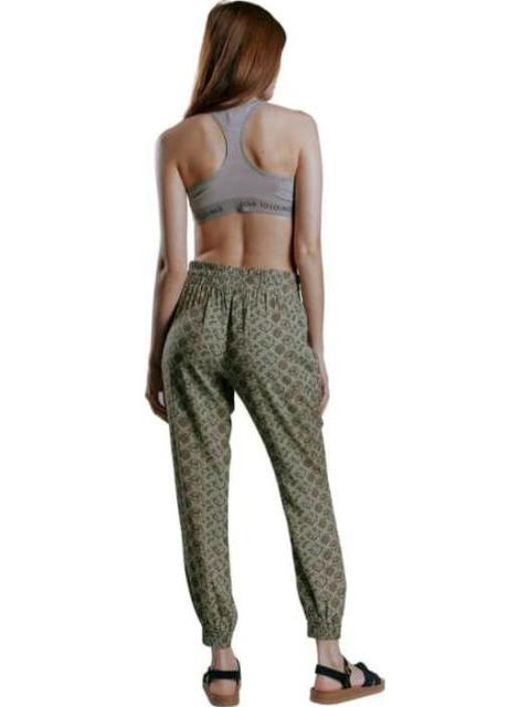 PANTALON JOGGER ESTAMPADO VERDE OLIVO PRIMARK