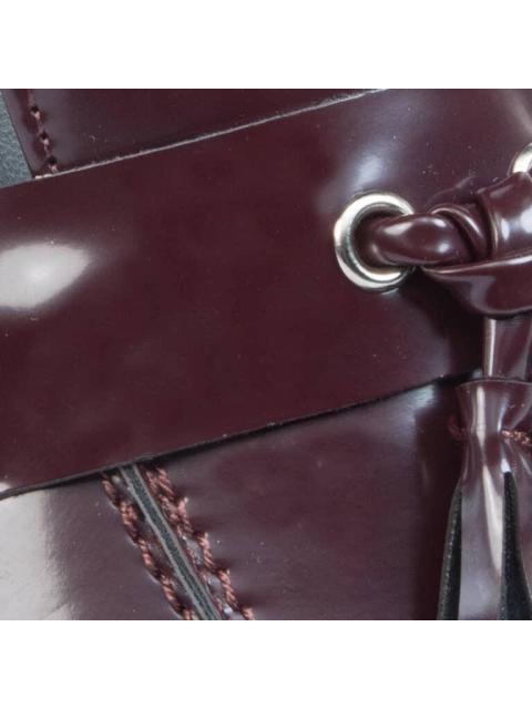 MOCASIN SUELA TRACK CON MOTAS VINO VI LINE