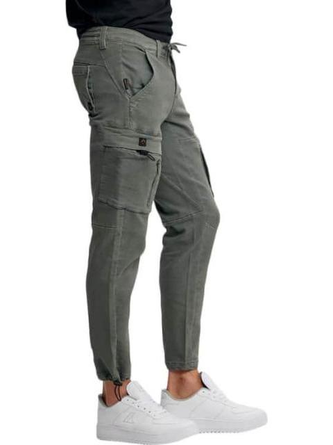 PANTALON CARGO GRIS ARRIBA DE LA MONTANA