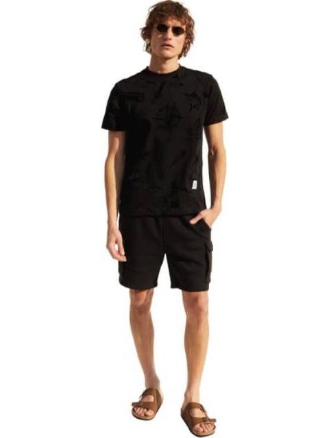 PLAYERA CUELLO REDONDO NEGRO HARD SODA