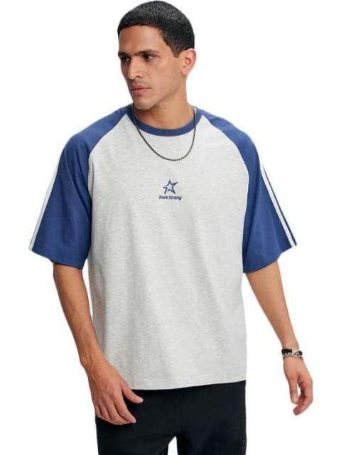 PLAYERA MANGA LARGA PRINT LOCALIZADO GRIS HARD SODA