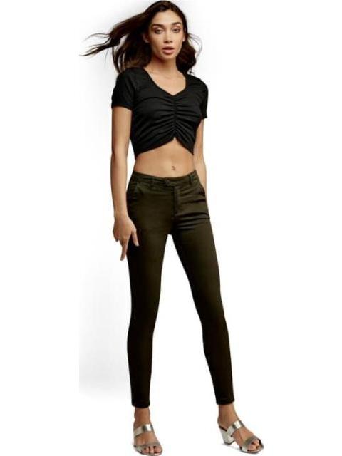 PANTALON CINTURA REGULAR CORTE SKINNY VERDE OLIVO HOLLY LAND