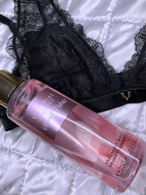 VICTORIAS SECRET VELVET PETALS BODY MIST 250 ML PARA MUJER